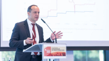Ekonomist UniCredita: Rezov obrestnih mer v Evropi je verjetno konec