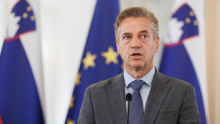 Golobove obvezne božičnice do polovice minimalne plače