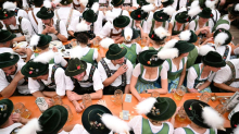 Münchner Oktoberfest beginnt mit Einzug von Wirten und Fassanstich