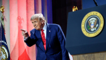Trump z novimi pravili za vizume tujih delavcev vzbuja strah na trgu dela