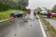 Ins Spital gebracht: Zwei Verletzte bei Pkw-Kollision auf B76 in Rassach