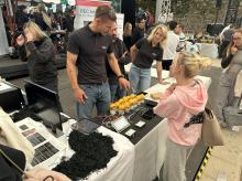 Arena tehnologij: robotski pes, moderna motika in aplikacija za odklop