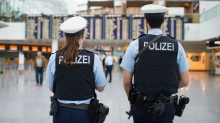 Haftbefehl: Mutmaßlicher Millionenbetrüger am Flughafen gefasst