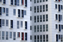 Inštitut 8. marec: Občine morajo dobiti dostop do podatkov za obdavčitev kratkoročnega oddajanja