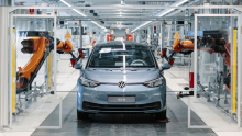 Volkswagen in Stellantis ponekod ustavljata proizvodnjo, VW električne avte