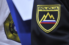 Trije mladeniči za Bežigradom pretepli državljana Indije