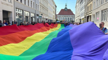 Christopher Street Day: CSD und Gegenprotest in Görlitz – Polizei trennt Gruppen