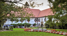 Skoraj milijonske obnove deležen tudi park Dvorca Radlje, kipi z bližnje Kalvarije pa restavracije
