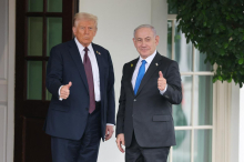 Trump v Beli hiši Netanjahuju predstavlja svoj mirovni načrt za Gazo