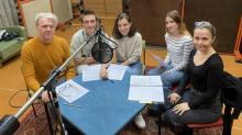 Prva beseda je mama: nova radijska serija, ki osvetljuje različne vidike (ne)materinstva