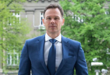 NAPADI NA POLITIČKE NEISTOMIŠLJENIKE ZASLUŽUJE NAJSTROŽE KAZNE! Mali osudio napad na Sandru Božić: Politika blokadera se zasniva na ugrožavanju pojedinaca