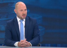Vrtovec: Eden prvih ukrepov proti draginji so višje plače, a ne na račun delodajalcev