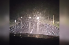 VEJE KAO USRED ZIME! U ovom delu Srbije sneg ne prestaje pada: Pogledajte snimak - posebno upozorenje za vozače (VIDEO)