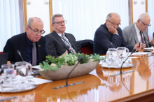 Ustavna komisija je zavrnila predlog zakona, ki spreminja postopke imenovanja vlade