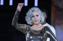 Jane Fonda reaktiviert Aktivistengruppe aus dem Kalten Krieg
