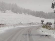 ZAPADNA SRBIJA POD SNEGOM: Ekipe na terenu, prohodni svi putevi na Zlatiboru! Sneg i dalje pada (foto)