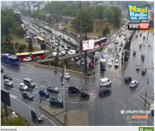 KIŠA DODATNO USPORILA BEOGRAĐANE: Gužva kod Autokomadne, kolone vozila i na mostovima (foto)