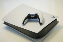Okrnjeni PS5 Slim na voljo v Evropi za 499 €