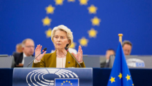 Politico: Ursula bo preživela, a nezadovoljstvo raste