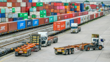 Transport in logistika v Sloveniji: stroški letijo v nebo, dobički strmoglavili