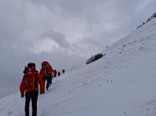 Pod Toscem enega planinca našli mrtvega, iskanje drugih dveh so za danes končali