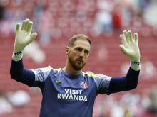 Jan Oblak do točke in priznanja v Vigu, polom Barcelone v Sevilli
