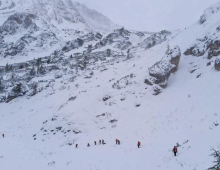 Gorski reševalci nadaljujejo z iskanjem pogrešanih planincev pod Toscem