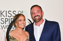 Jennifer Lopez und Ben Affleck innig vereint auf dem roten Teppich 