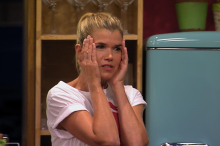 Anke Engelke spricht über Weltfrieden – und das Netz über ihre Falten