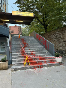 Fakulteta za strojništvo ob drugi obletnici začetka vojne v Gazi tarča vandalizma