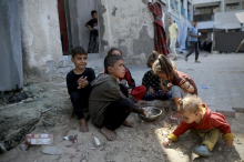 Unicef: V Gazi ubitih ali pohabljenih že več kot 64.000 otrok, tudi najmanj 1000 dojenčkov