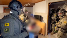 Zugriff im Video: Spezialeinheit überrascht Mafia-Boss im Schlaf