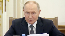 Unglück in Kasachstan: Putin räumt Fehler nach Flugzeugabsturz mit 38 Toten ein