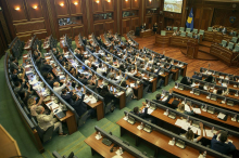 Na Kosovu osem mesecev po volitvah izvolili nov parlament
