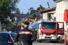 V eksploziji hiše ubiti trije italijanski policisti