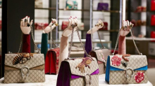 “Ostacolavano la concorrenza”. L’Antitrust Ue multa Gucci, Chloé e Loewe per 157 milioni