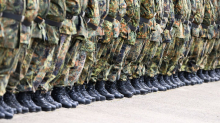 Einigung in der Koalition: Union und SPD wollen Wehrdienst mit Losverfahren