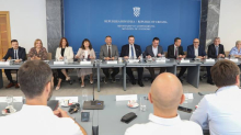 Sindikati odbili ponudu Vlade, traže povećanje plaća od 11%
