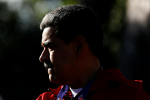 Trump odobril operacije CIE v Venezueli. Maduro ZDA obtožuje poskusa državnega udara.