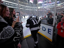 Anže Kopitar s kralji lovi drugo zmago v sezoni