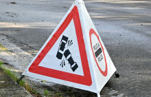 V prometni nesreči umrl motorist