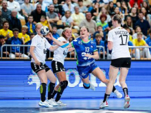 Slovenke pred zahtevnejšo oviro
