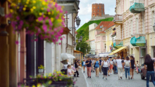 Vsako mesto, ki si drzne avtu vzeti prostor, dobi nekaj neprecenljivega