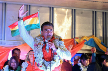 Na predsedniških volitvah v Boliviji glede na začasne izide zmagal Rodrigo Paz Pereira