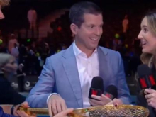 Jannik Sinner je še drugič zapored dobil posebno zlato nagrado #video