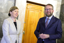 Po razkritju dokumentacije o obisku Jourove SDS zahteva politično razpravo in Accetov odstop