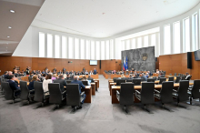 Poslanci začeli drugo obravnavo štirih zakonov, ki prinašajo reformo pravosodja