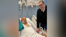 VUČIĆ OBIŠAO MILANA KOG JE UPUCAO BLOKADER: Metak je primio nakon što je napadača pitao: Treba li Vam nešto, gospodine?