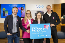 Že 18 let povezani v ozaveščanju o raku dojk: Samsung in Telekom Slovenije predala Združenju Europa Donna Slovenija donacijo 10.000 EUR
