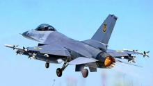 UKRAJINSKI F-16 PRIMEĆEN S NEUOBIČAJENIM NAORUŽANjEM: Pored raketa, nosi i visokoprecizne bombe